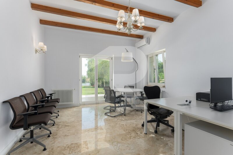 Balotesti, vila eleganta cu piscina si iesire la lac, Caciulati,